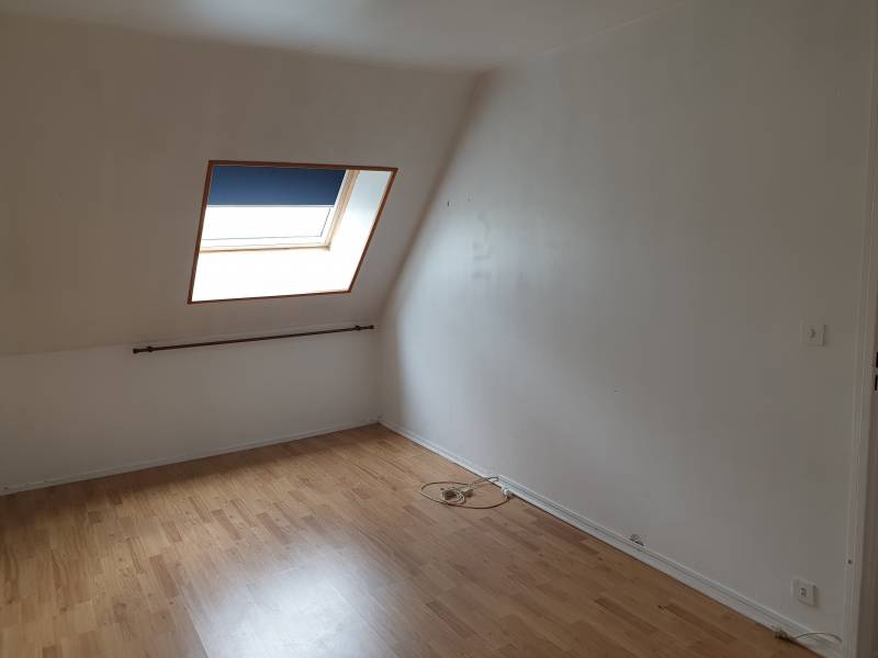 Maison 5 pièces de 116m² avec une cambre en Rez de chaussée dans le quartier du Cavé à VAL DE REUIL VAL DE REUIL  