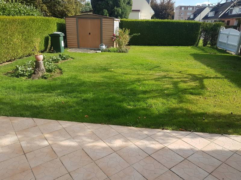 Maison F4 en bon état proche écoles et commerces Le Vaudreuil Proche écoles et commerces 