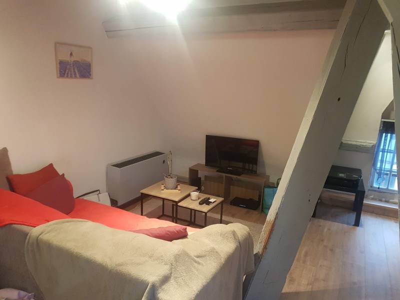 Vends appartement F1 de 32 pour investissement locatif loué 325 € + 73 € de charges proche centre ville à Louviers