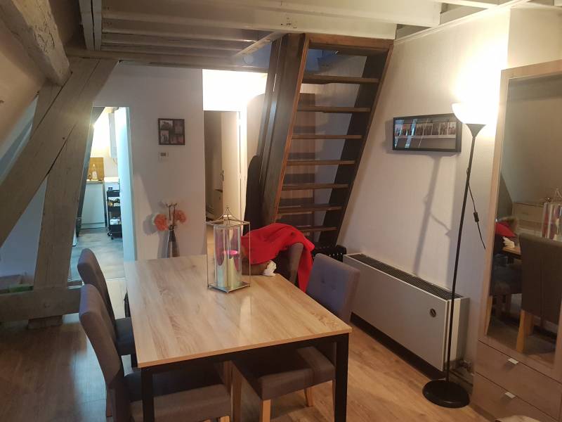 Achetez un appartement F1 en bon état loué 325 € + 73 € de charges à Louviers
