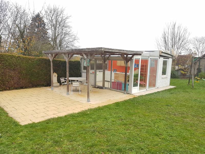 A vendre maison récente avec terrasse et cuisine d'été en bon état à Léry