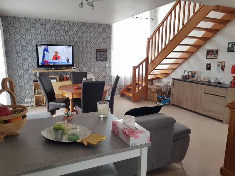 Achetez pour investir dans cvet appartement F3 loué 577 € + 73 € de charges dans une résidence récente proche de la gare SNCF à Val de Reuil