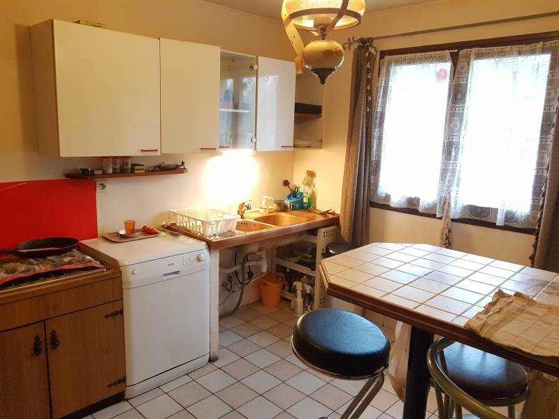 Vends maison de 145 m² avec grande cuisine à Val de Reuil
