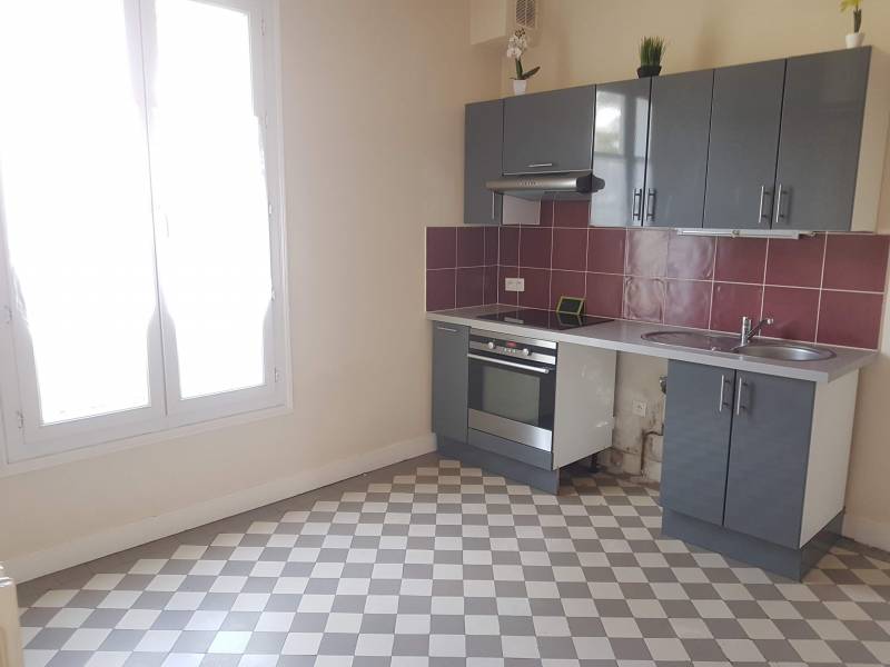 Vends maison ancienne F3 de 75 m² habitable avec cuisine aménagée sur la commune de Pont de l'Arche