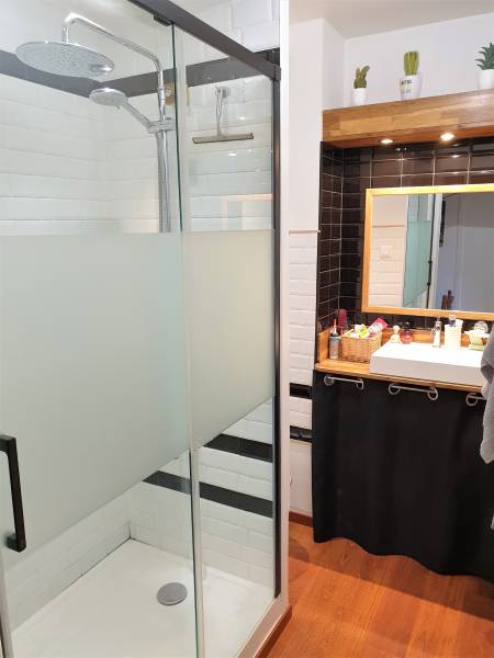 Maison 4 pièces VAL DE REUIL - salle d'eau