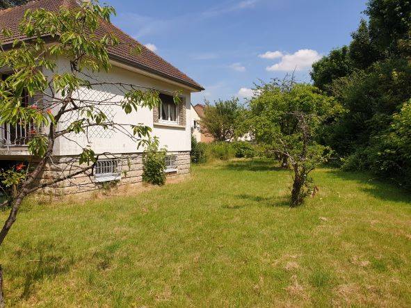 Maison 3 pièces sur sous sol complet édifiée sur un terrain de 1300m² environ LE VAUDREUIL  