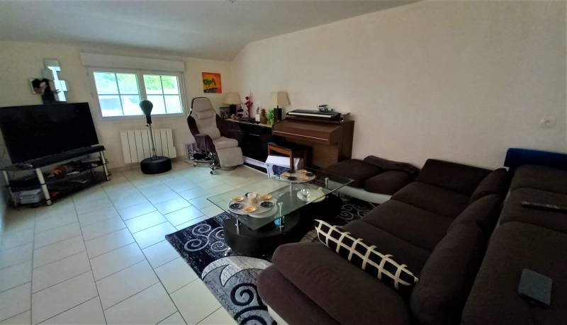 Maison 3 pièces de 71m² en bon état à POSES au calme et proche de la Seine POSES  