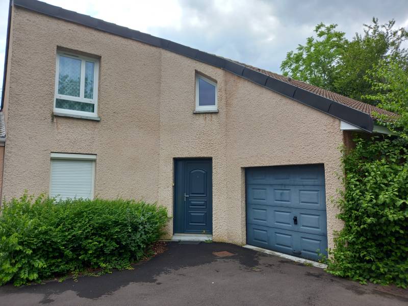 Maison 5 pièces avec une chambre en rez de chaussée limitrophe LE VAUDREUIL VAL DE REUIL  