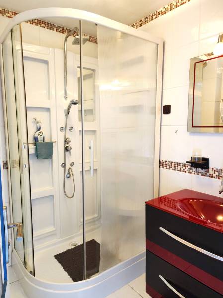 Maison lumineuse et au calme de 80m² environ avec 3 grandes chambres, terrasse exposée Sud-Ouest