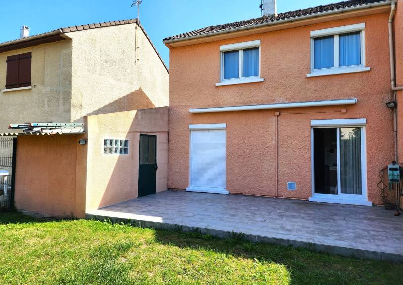 Maison lumineuse et au calme de 80m² environ avec 3 grandes chambres, terrasse exposée Sud-Ouest