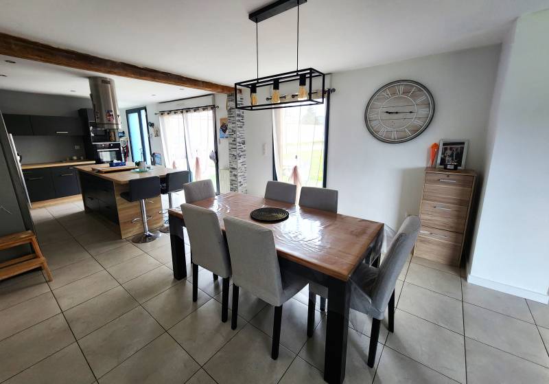 Maison 6 pièces de 160m² environ au calme avec 2 chambres en rez-de-chaussée et pièce de vie de 70m²