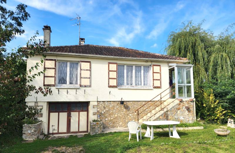 Maison à vendre à Poses (27740) 3 pièces, jardin 855 m², proche Seine et A13 | À rénover avec aides financières