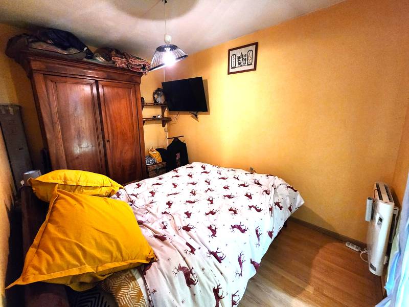 Chambre au rez-de-chaussée – Maison à rénover pour investisseur