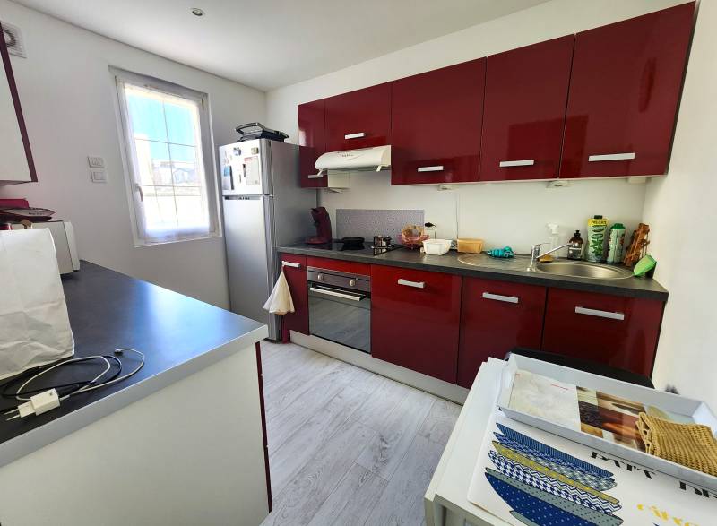 Cuisine aménagée et équipée – Fonctionnalité et modernité au rendez-vous