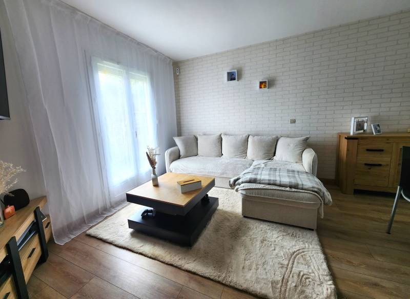 Maison 3 chambres à vendre à Val-de-Reuil – Jardin, terrasse, garage