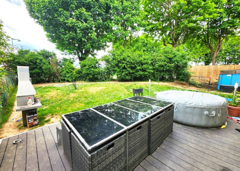 Maison 3 chambres à vendre à Val-de-Reuil – Jardin, terrasse, garage