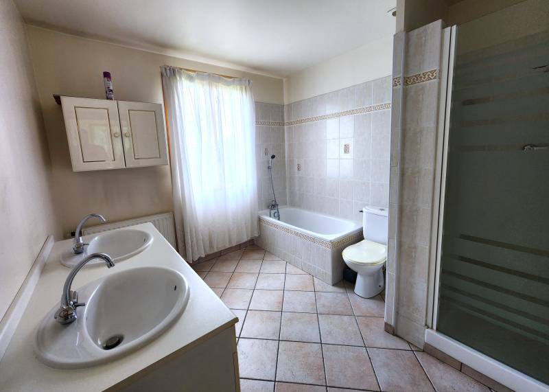 Maison plain-pied 140 m² à vendre à Saint-Marcel (27950) – 4 chambres, jardin, garage, proche Vernon et A13