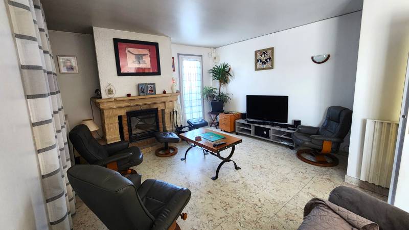 Maison à vendre Louviers – 129 m², 4 chambres, jardin de 1005 m², sous-sol et garage