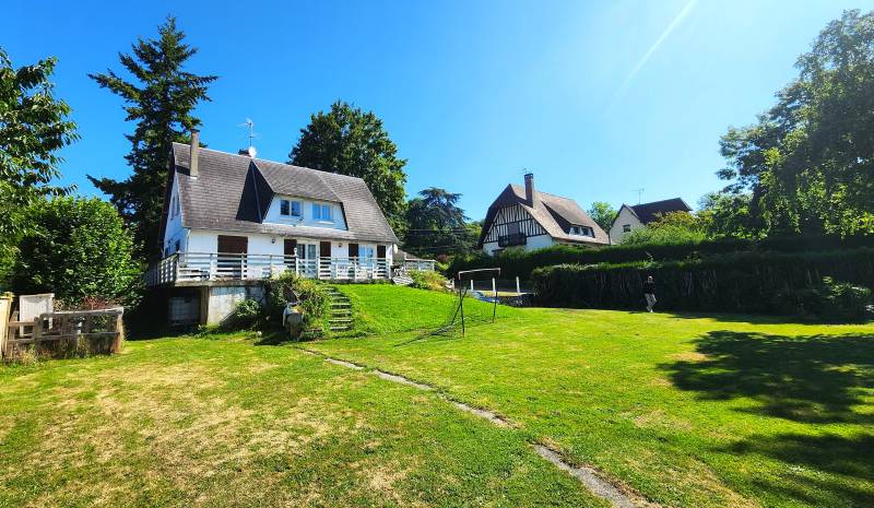 Maison à vendre Louviers – 129 m², 4 chambres, jardin de 1005 m², sous-sol et garage