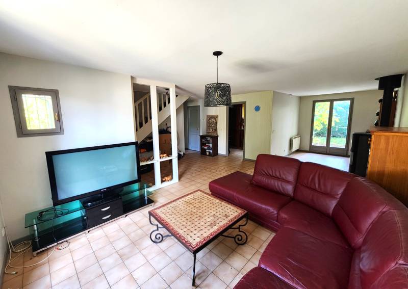 Maison à vendre à petit prix – 3 chambres, jardin, garage, proche toutes commodités