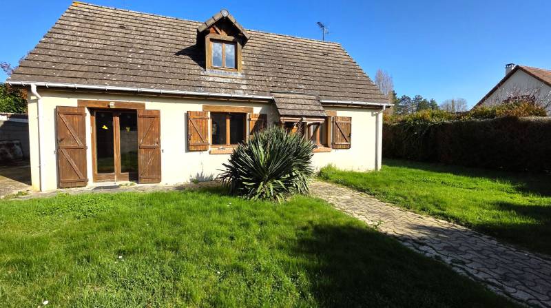 Maison à vendre à Léry (27690) – 90 m², 4 pièces, jardin de 550 m², fort potentiel