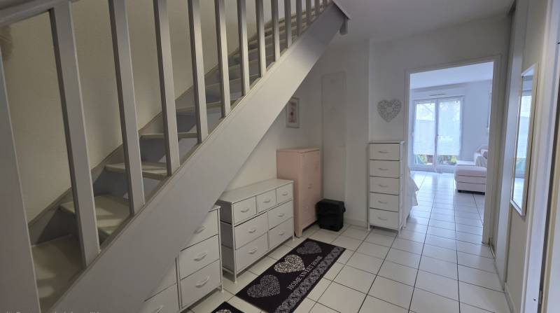 Maison avec jardin dans résidence sécurisée à Val-de-Reuil