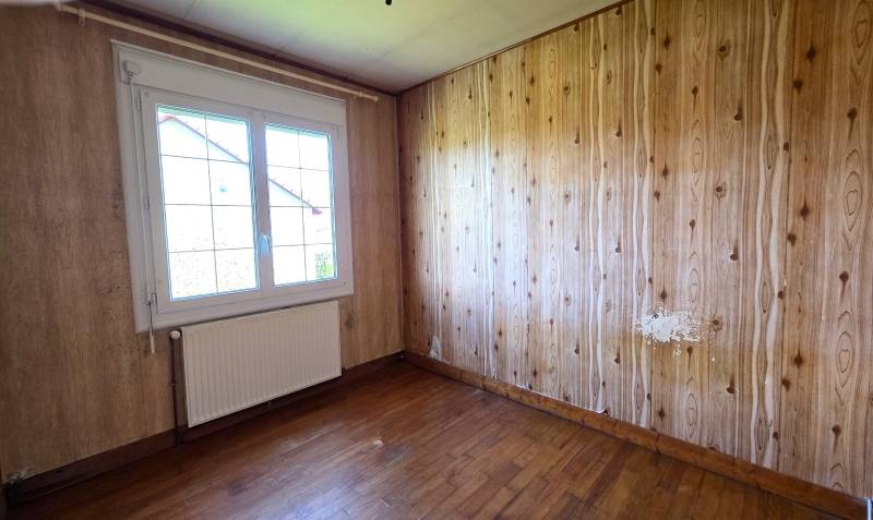 Maison avec grand jardin et sous-sol – Poses 27740