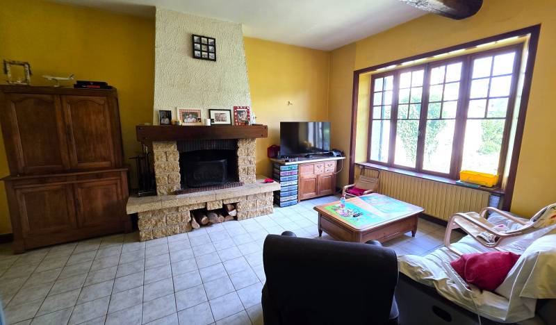 Maison à vendre près des bords de Seine à Andé avec dépendances