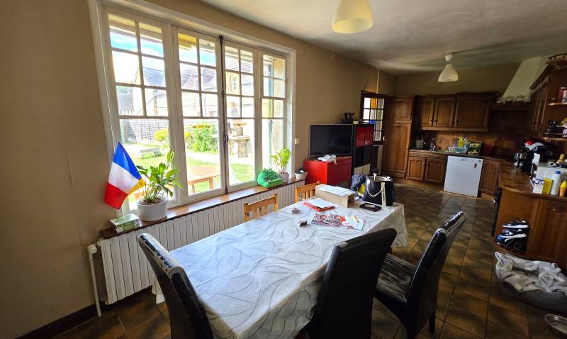 Belle opportunité à Andé : maison 98 m² et vastes dépendances