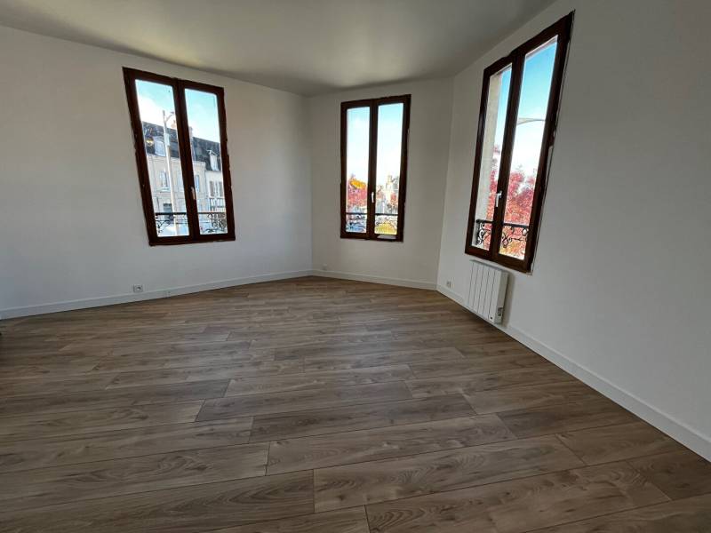 nvestissement clé en main – Immeuble mixte avec 20 200 € de loyers annuels