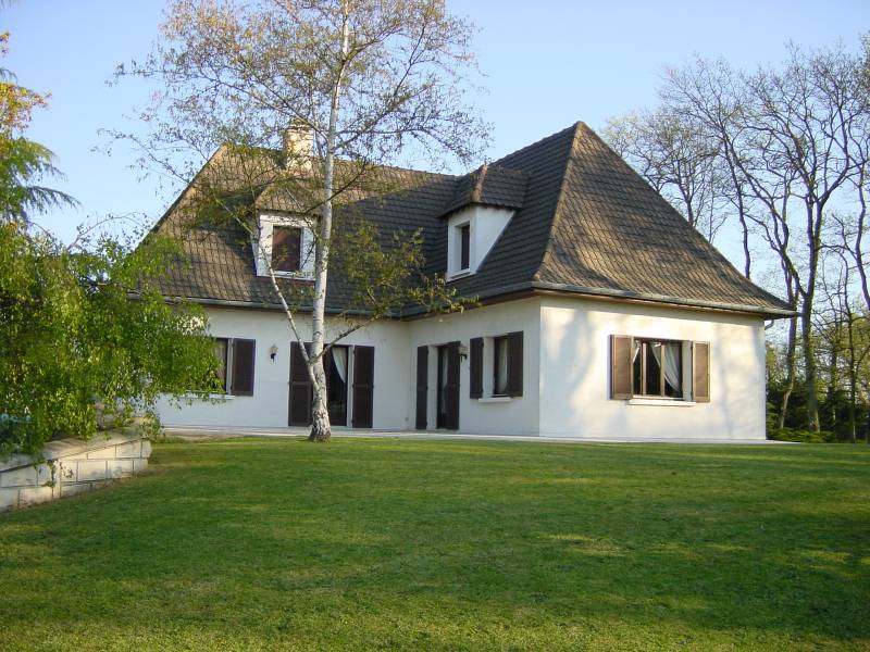 A vendre maison traditionnelle de 190 m² habitable disposant de 4 chambres usr un jardin de 3000 m² à Andé 27430