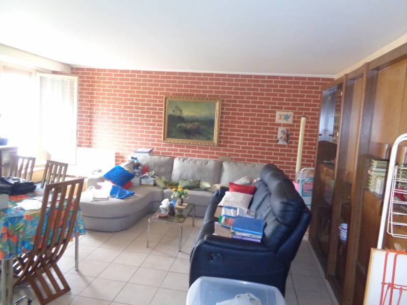 A vendre à VAL DE REUIL 27100 maison de ville avec séjour / salon