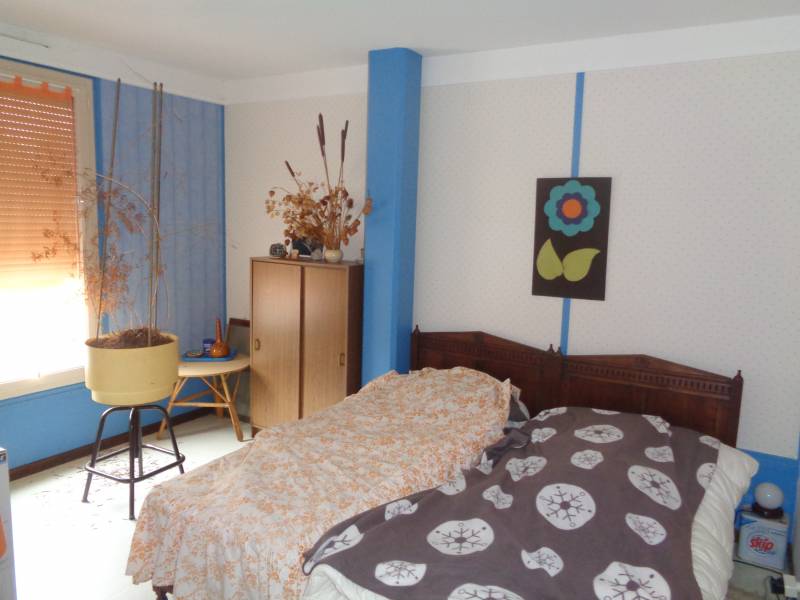 A vendre à VAL DE REUIL 27100 maison de ville avec grande chambre