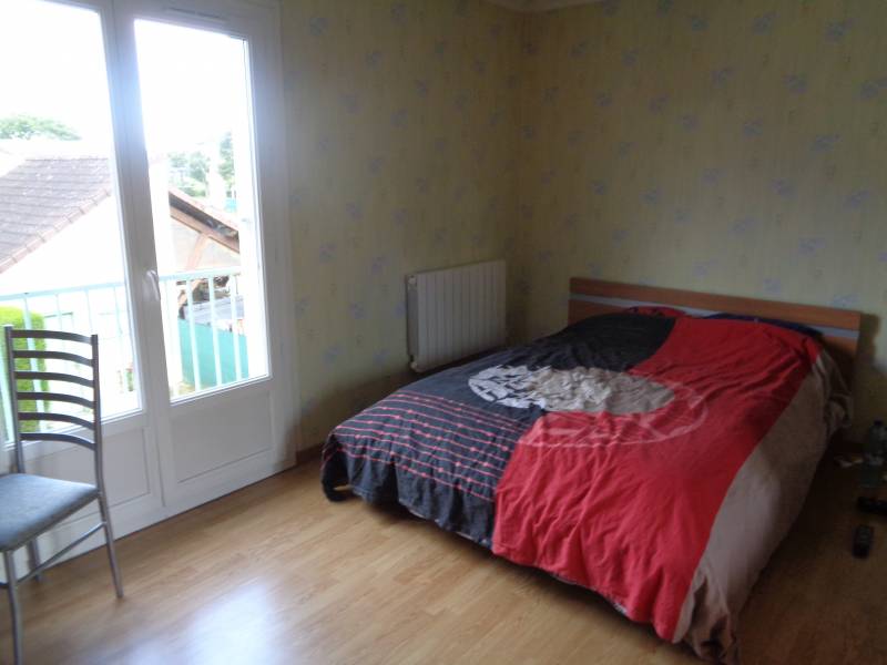 Vends maison F5 avec 3 chambres et un bureau à Val de Reuil (27100)