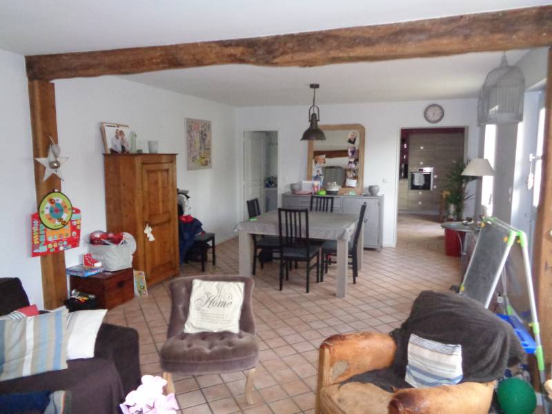 achetez une habitation avec un grand séjour à fontaine heudebourg 27490