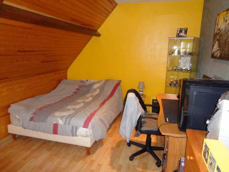 Achetez cette maison avec 3 chambres et un bureau sur La Ha ye Malherbe 27400