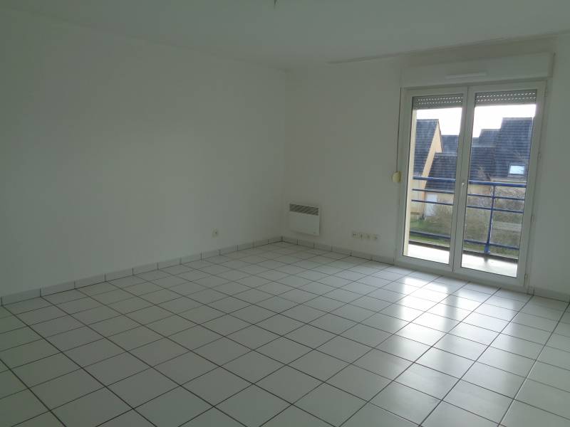 Vends appartement F2 avec séjour lumineux à Val de Reuil 27100