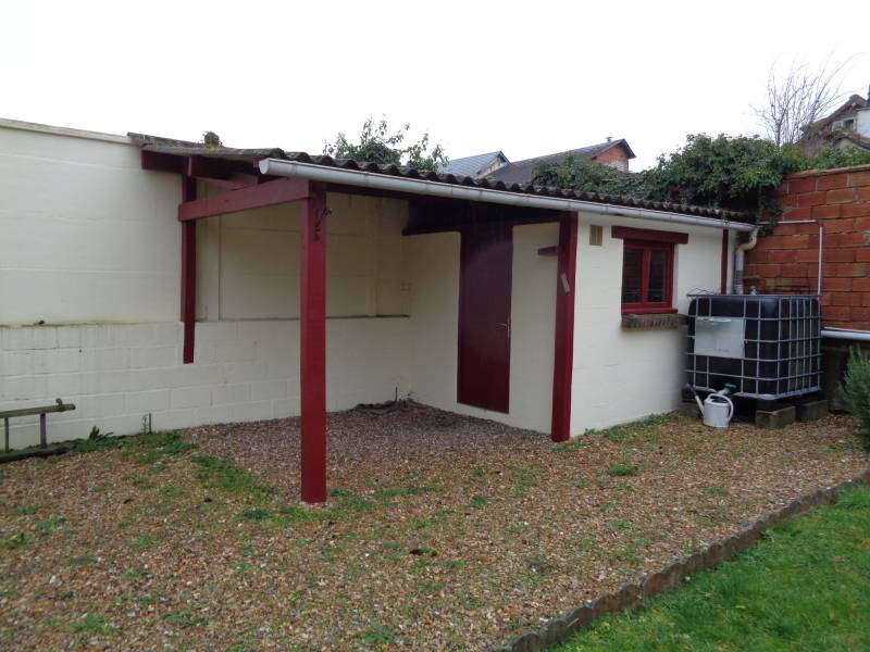 A vendre maison de plain pied avec jardin et dépendance à Louviers 27400