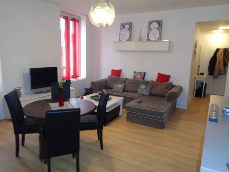 Vends logement avec séjour lumineux à Louviers 27400