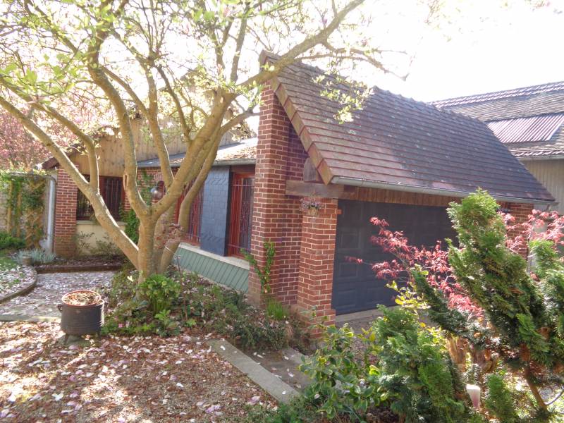 Vends maison bourgeoise avec dépendances sur la commune d'Acquigny 27400