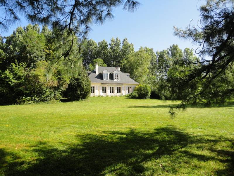 Maison T6 SAINT ETIENNE DU VAUVRAY  