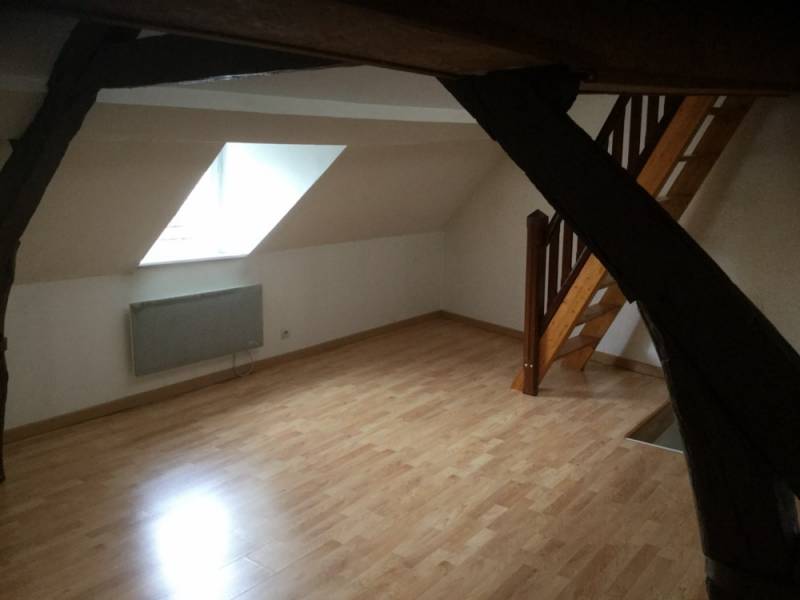 achetez une maison de ville avec 2 chambres proche du centre ville à Pont de l'arche