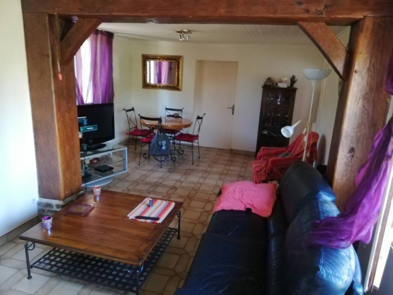 En vente maison rénovée de 93 m² avec 3  chambres et un jardin à La haye Malherbe