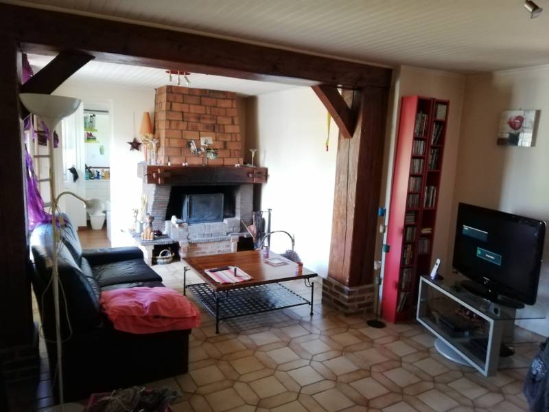 A vendre maison ancienne atypique avec un séjour avec cheminée à la Haye Malherbe