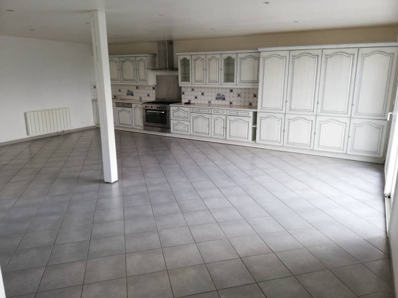 A vendre maison individuelle de plain pied sur sous-sol complet - Cuisine aménagée / équipée