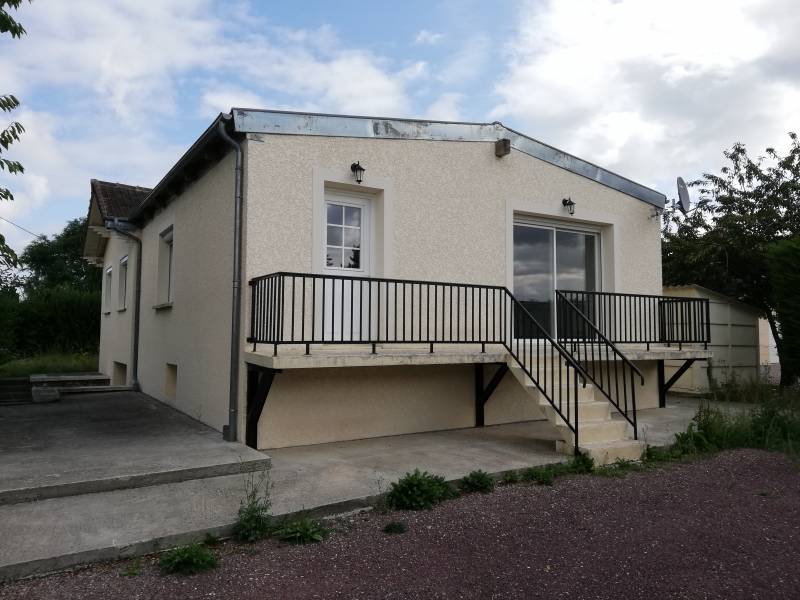 A vendre maison individuelle de plain pied sur sous-sol complet