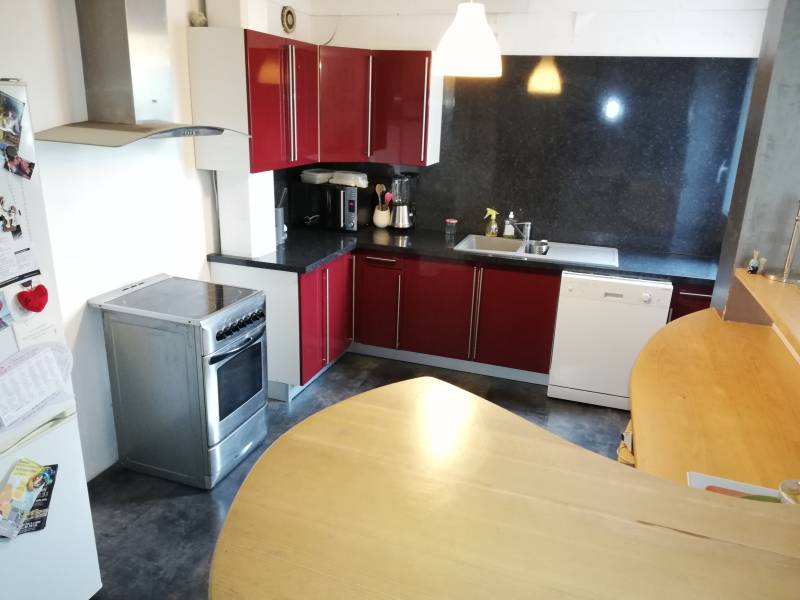 Achetez une maison de ville rénovée a de 115 m² habitable avec 4 chambres proche des écoles sur la commune de Val de Reuil