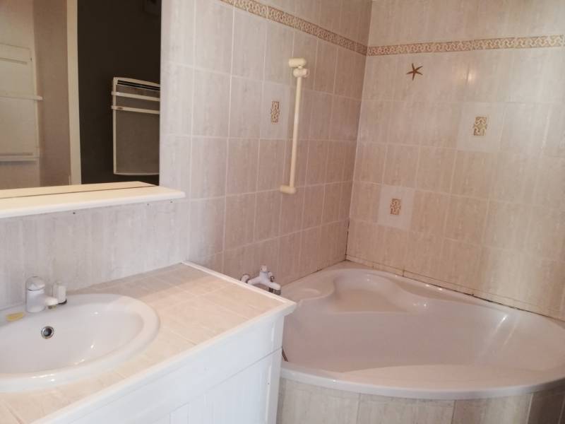 Maison rénovée de 115m² , salle de bains