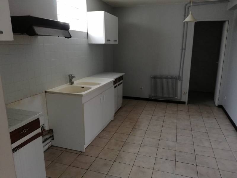 Cuisine aménagée dans une maison sur louviers