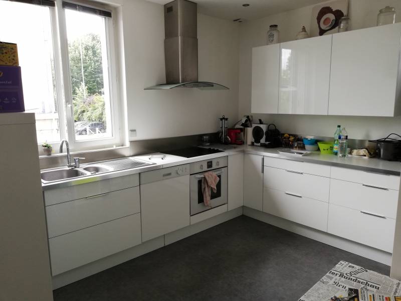 Une cuisine équipée dans un appartement de 87m²